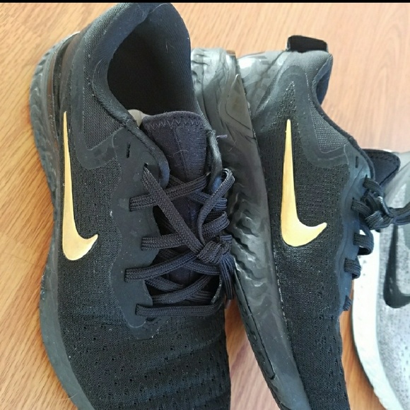 SOLD! Womens Nike Odyssey React - Picture 2 of 8